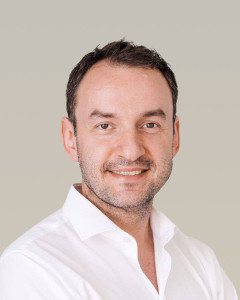 Dr. Igor Pona