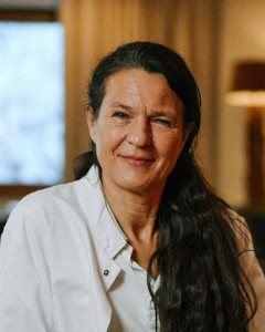 Dr. Vera Skarja